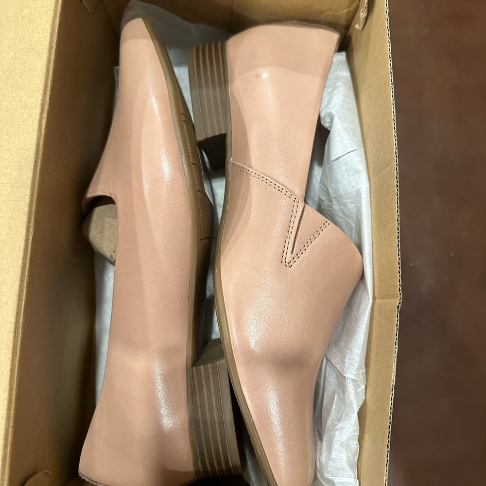 Clarks flats 9.5 W